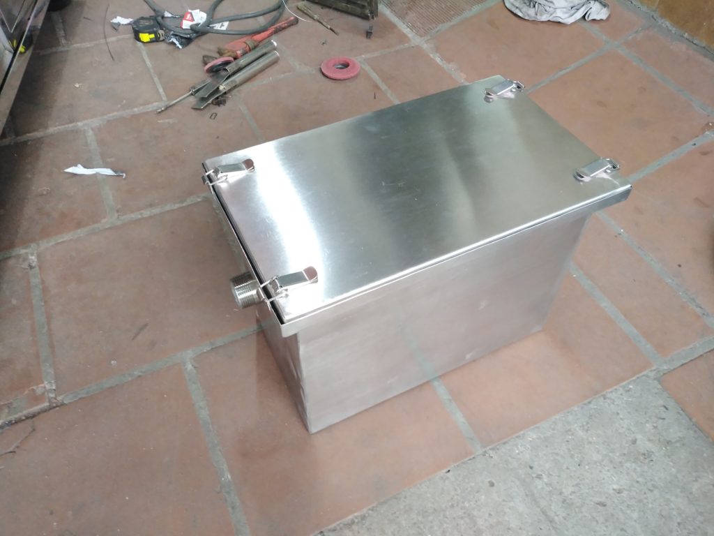 Nơi nào bán bể tách mỡ nhà hàng Quảng Ninh chất lượng, giá rẻ nhất? 1 bể tách mỡ nhà hàng quảng ninh làm bằng inox