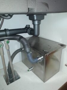 thùng lọc mỡ nổi làm bằng inox