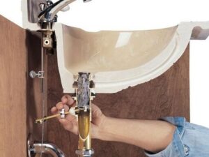 Các chất thải lâu ngày sẽ tạo thành hỗn hợp cứng gây cản trở thoát nước