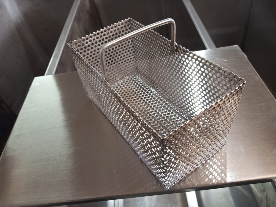 gio-rac-inox-trong-be-tach-mo Giỏ rác hình vuông trong bể tách mỡ