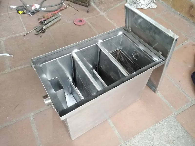 Bể tách mỡ 2000L được sử dụng nhiều tại các căng tin trường học, bệnh viện