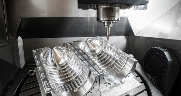 Gia công CNC là bước quan trọng trong quy trình gia công khuôn mẫu 