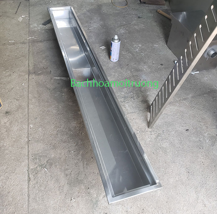 Giá rãnh thoát nước chữ U phụ thuộc vào vật liệu, kích thước, độ dày vật liệu,...